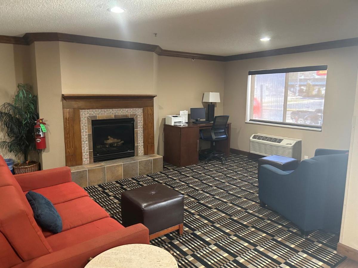 Quality Inn & Suites Bradford Esterno foto