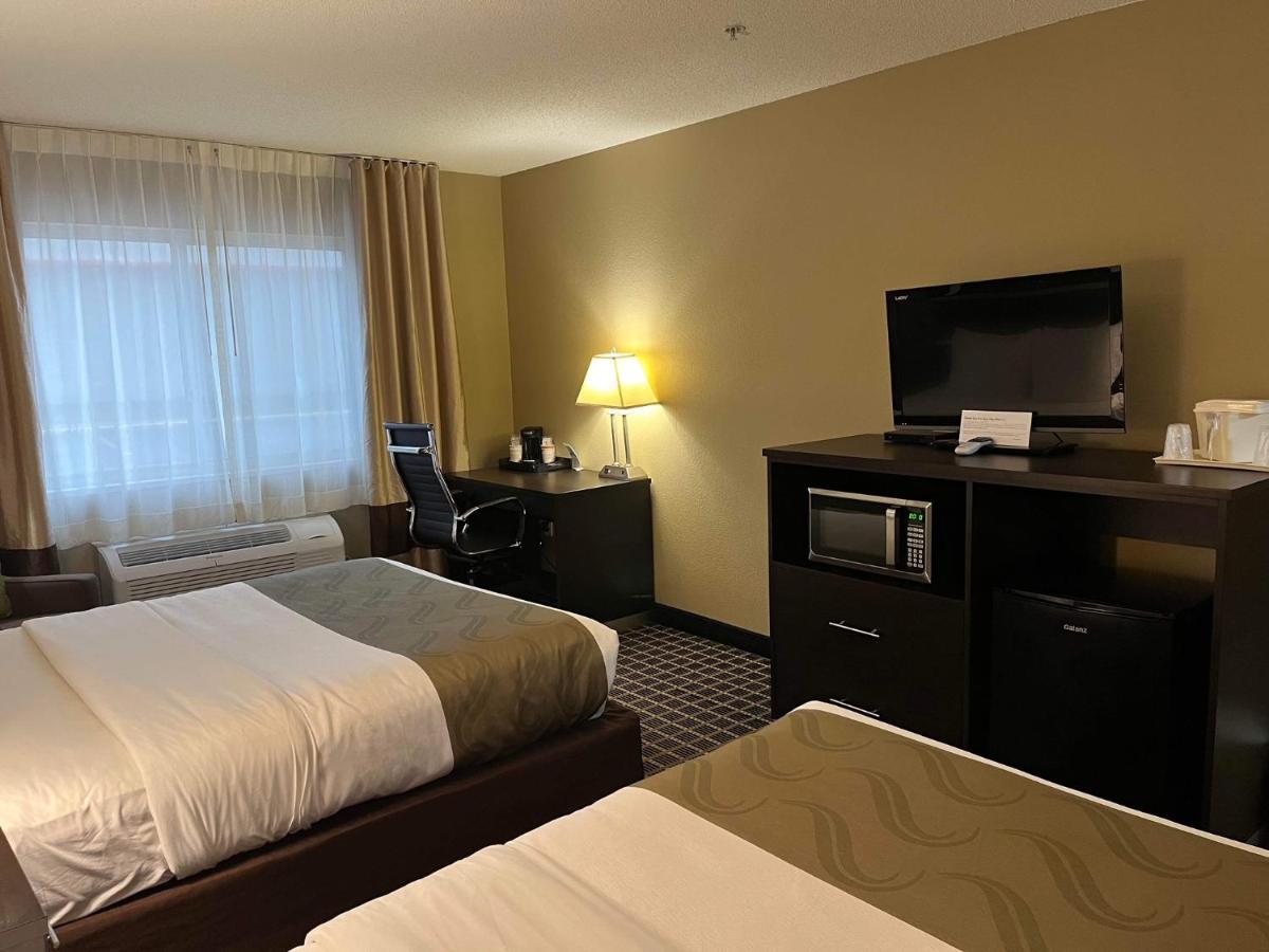 Quality Inn & Suites Bradford Esterno foto