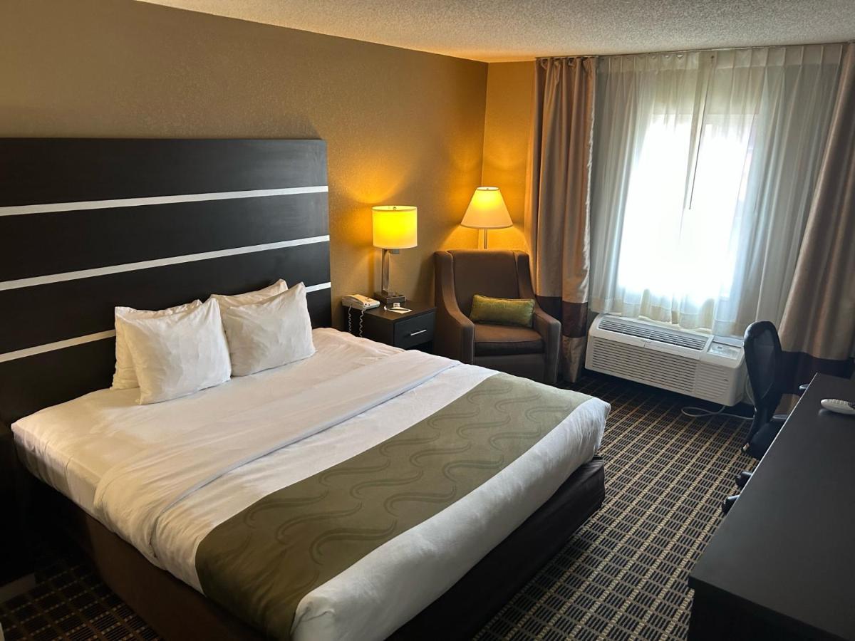 Quality Inn & Suites Bradford Esterno foto