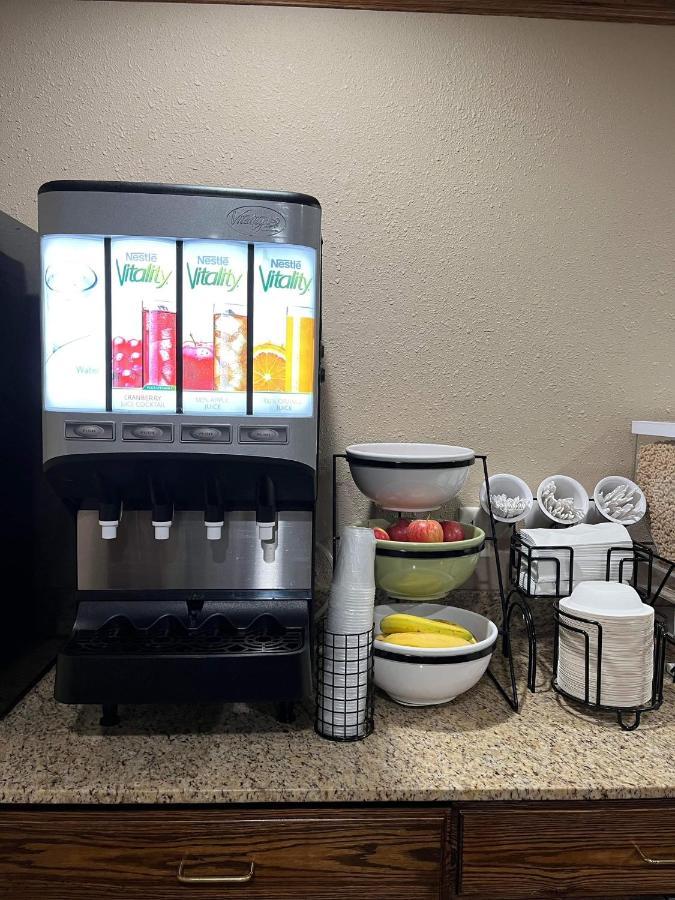 Quality Inn & Suites Bradford Esterno foto