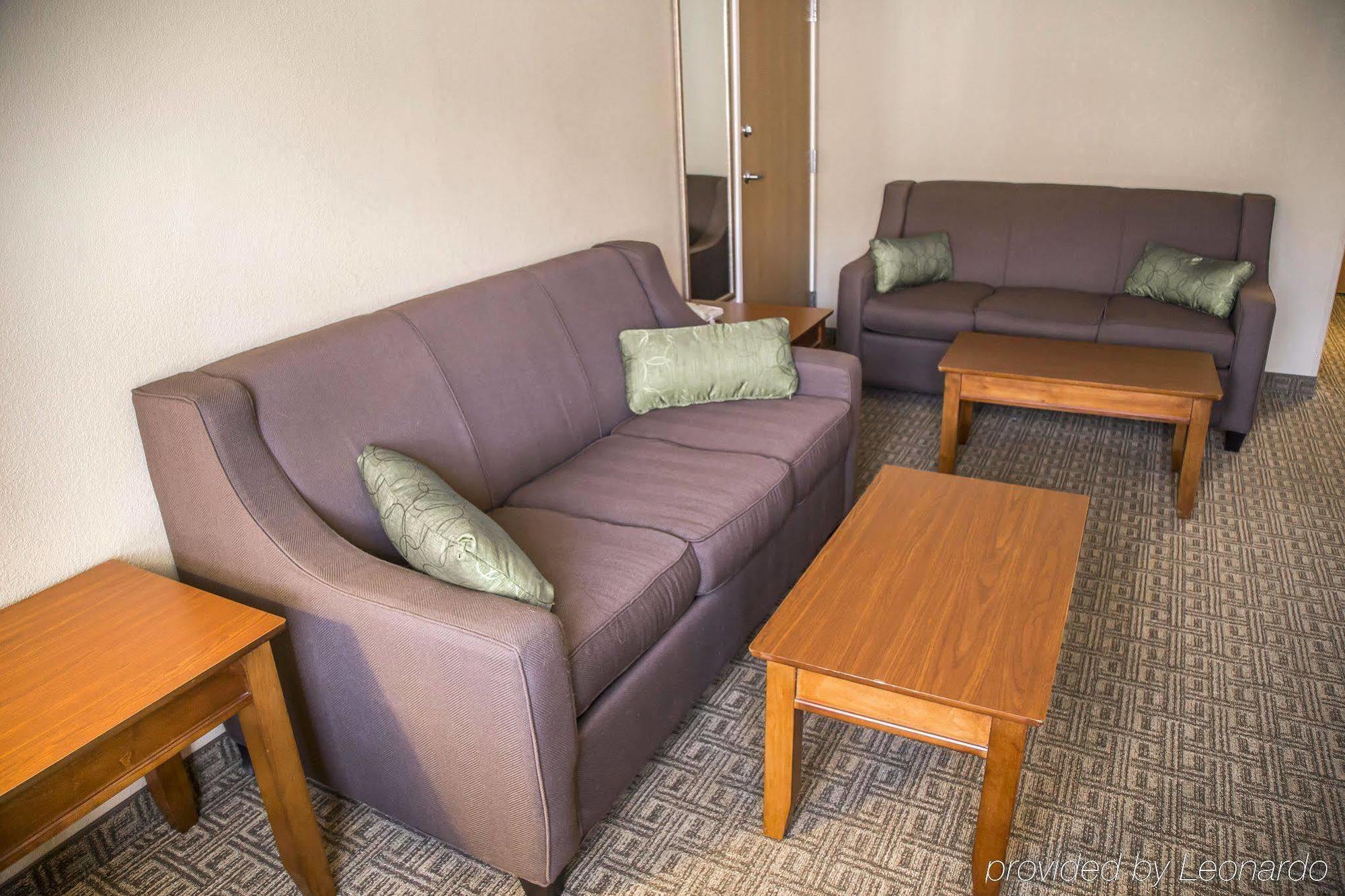 Quality Inn & Suites Bradford Esterno foto